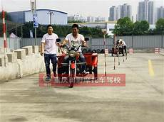 《中华5261人民共和国道路交通安全法》中规定4102